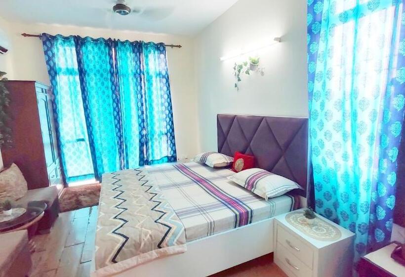 Nocleg ze śniadaniem Exclusive Floor On Manali Expressway For Family