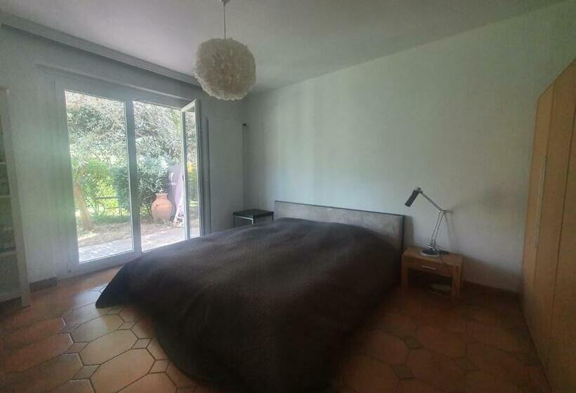 مبيت وإفطار Golden Hill   Big Rooms With Kitchen And Garden