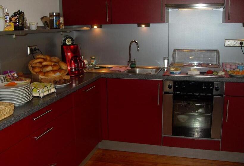 مبيت وإفطار Gästehaus Mona Lisa