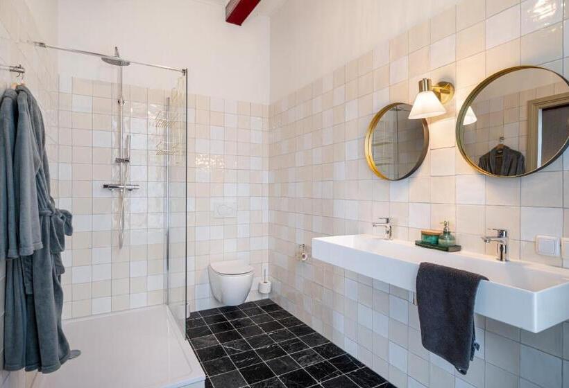 住宿加早餐  Herberg Het Rechthuis