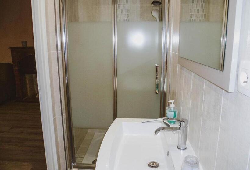 مبيت وإفطار La Laujère Chambres D Hôtes Romance