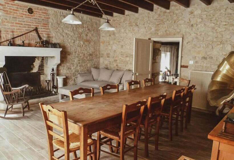 مبيت وإفطار La Laujère Chambres D Hôtes Romance