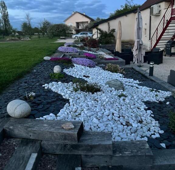 צימר La Loubertine