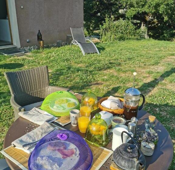ベッドアンドブレックファースト La Peyregoune, Logement En Pleine Nature Et Table D Hôtes