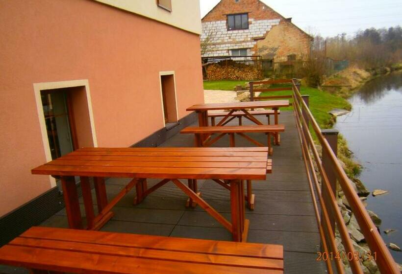 مبيت وإفطار Penzion Cerny Mlyn Sokolov