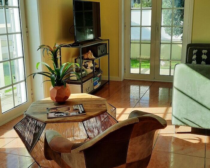 Bed and Breakfast Smiling Places Guest House In Labruge