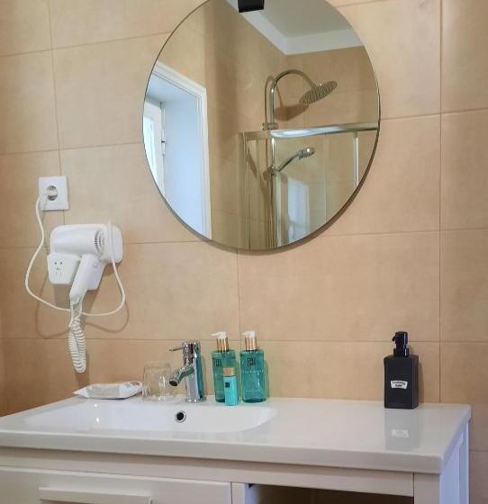 Bed and Breakfast Smiling Places Guest House In Labruge