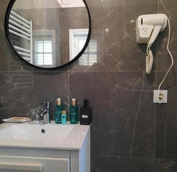 Bed and Breakfast Smiling Places Guest House In Labruge