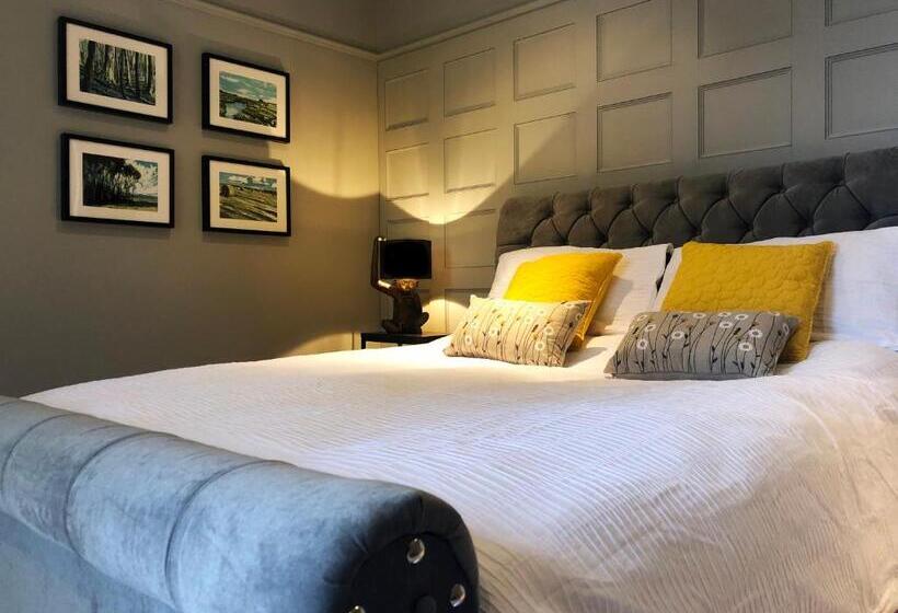 مبيت وإفطار Somerleyton Meadows   The Hideaway Hut & Hot Tub