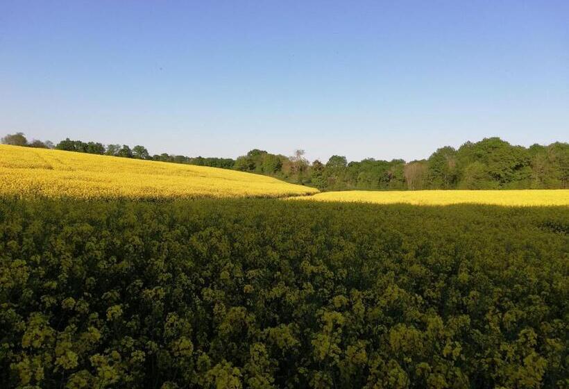 צימר Varzay Autour Du Puits