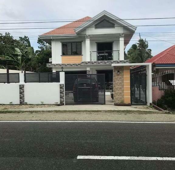 ベッドアンドブレックファースト Villa Cresenciana