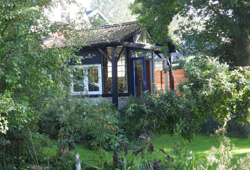 ベッドアンドブレックファースト Vrijstaand Koetshuis Marron