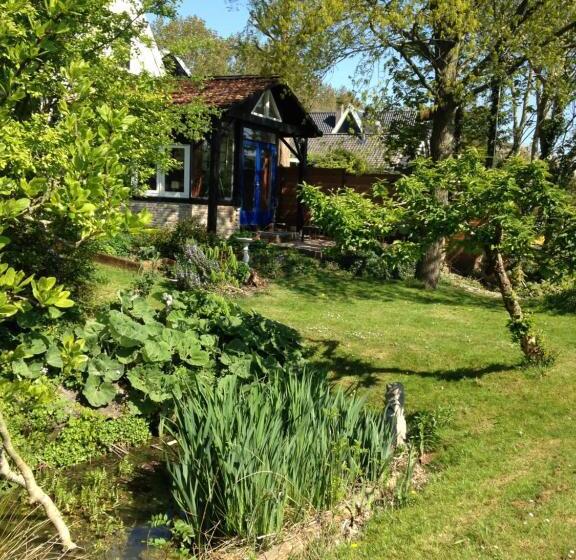 ベッドアンドブレックファースト Vrijstaand Koetshuis Marron