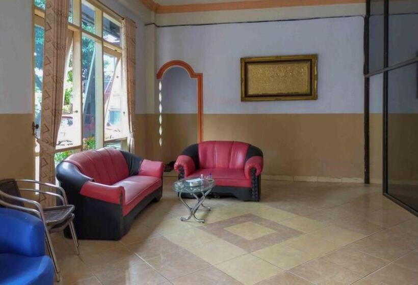 Capital O 91650 Hotel Pratama