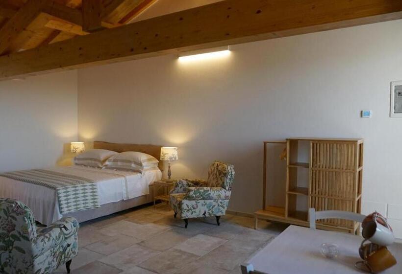 בית מלון כפרי Agriturismo Cheloni