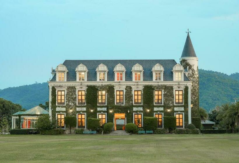 Chateau De Khaoyai Hotel & Resort
