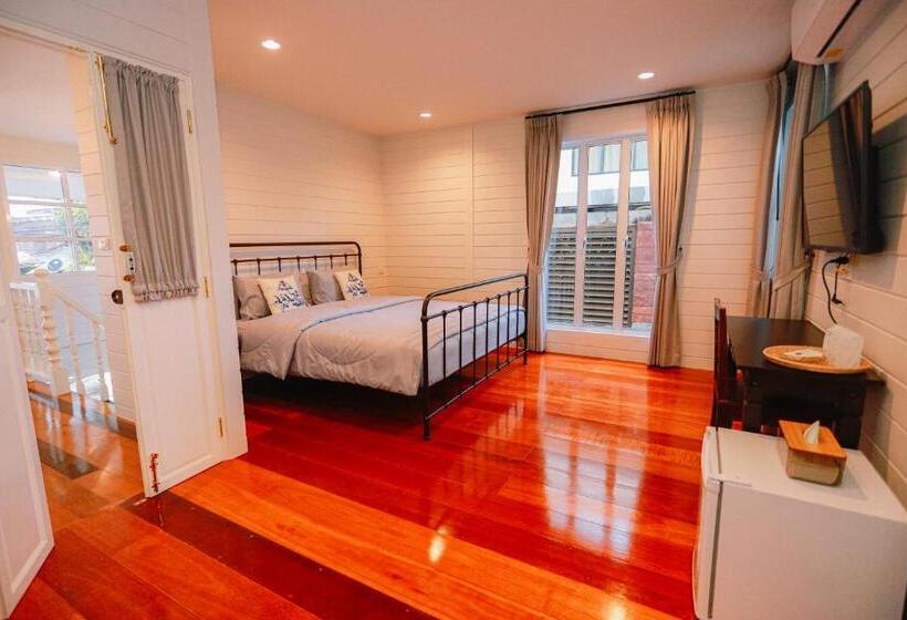 ホテル Chertel Poshtel