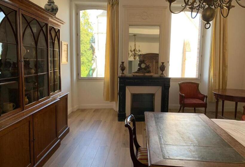 Отель Grand Corps De Ferme à La Rue Messire Etienne 89113 Neuilly Valravillon