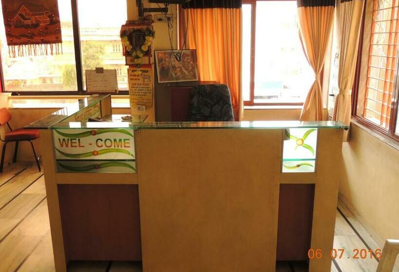 ホテル Green Park Ambaji