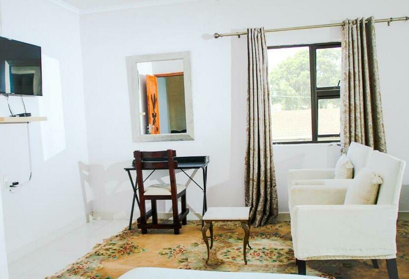 בית מלון כפרי Happy Hen Guest Lodge