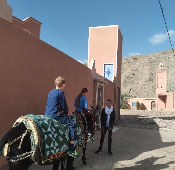 هتل Hôtel Berbère De La Montagne