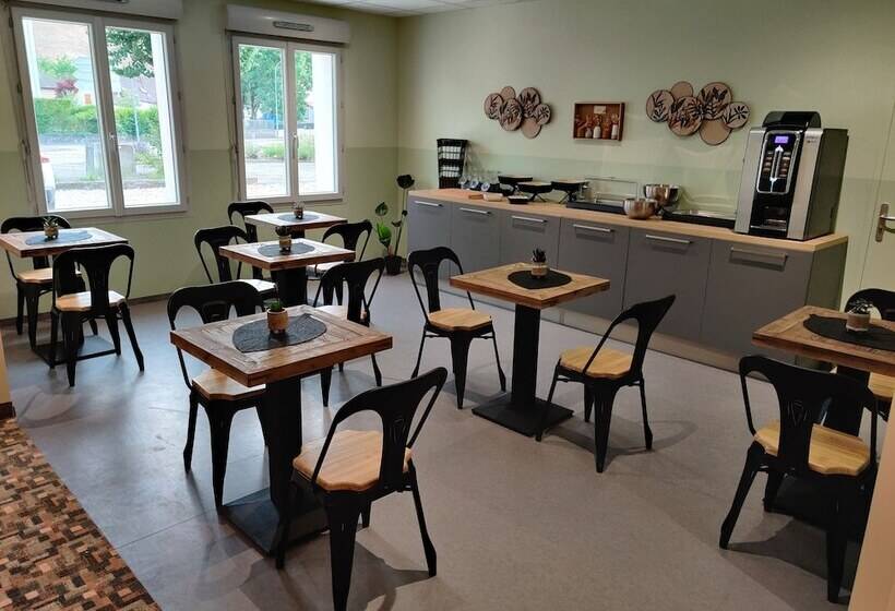 Отель Hôtel De La Tour