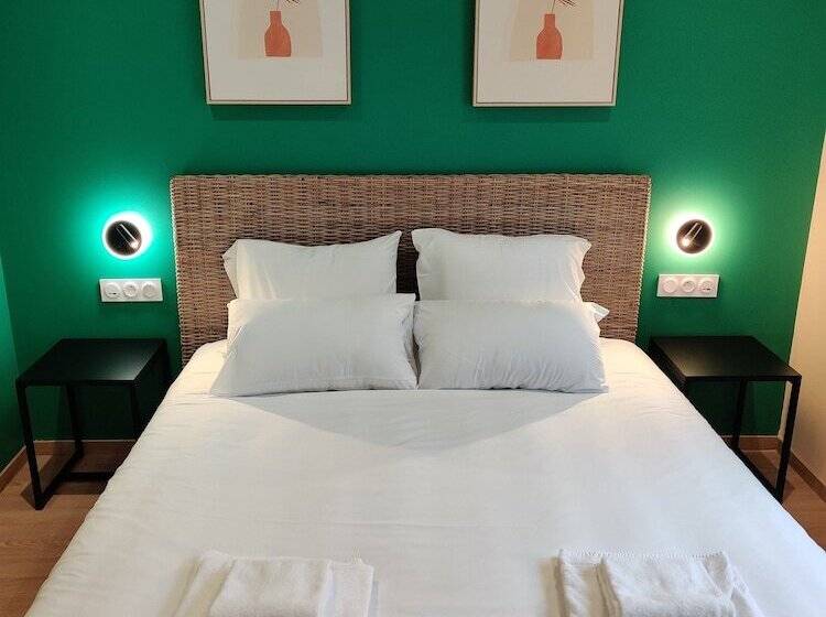 Отель Hôtel De La Tour