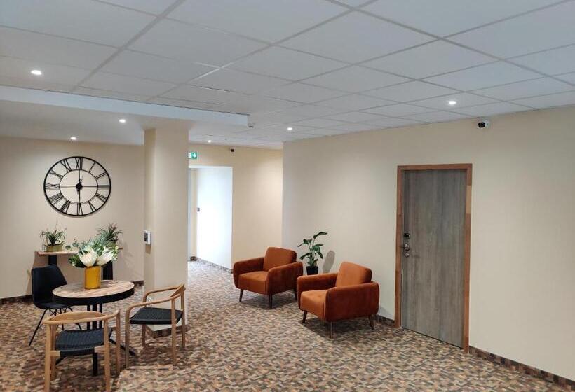 Отель Hôtel De La Tour