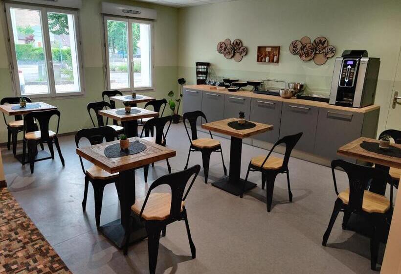 Отель Hôtel De La Tour