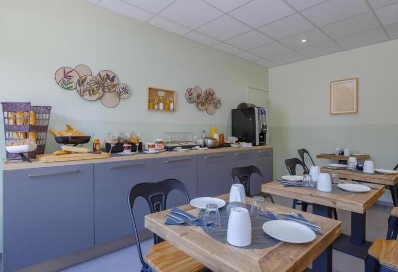 Отель Hôtel De La Tour