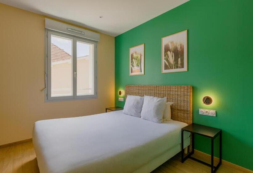 Отель Hôtel De La Tour