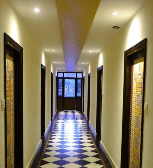 酒店 Kings Regency