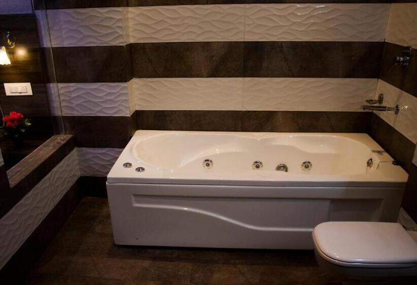 酒店 Kings Regency