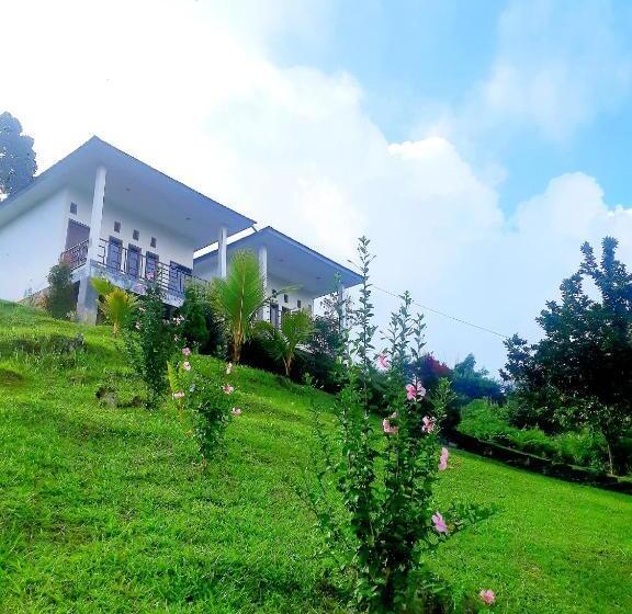 ホテル Moni Mahalika