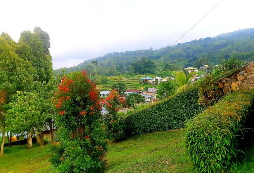 هتل Moni Mahalika