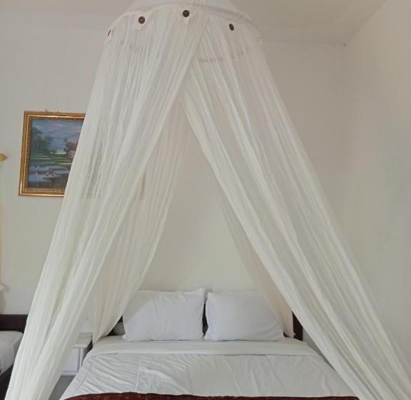 هتل Moni Mahalika