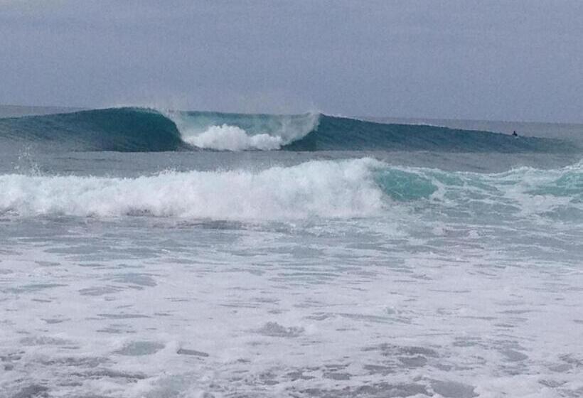 Отель Masokut Surf Camp Siberut Mentawai Surfing Barrels