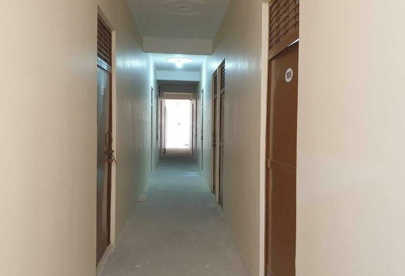 Отель Oyo 70012 Shinestar