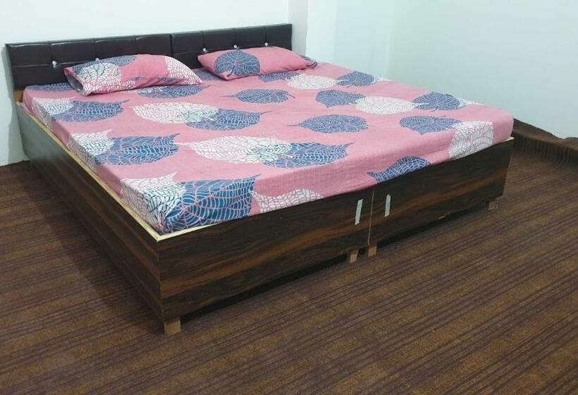 Отель Oyo 70012 Shinestar