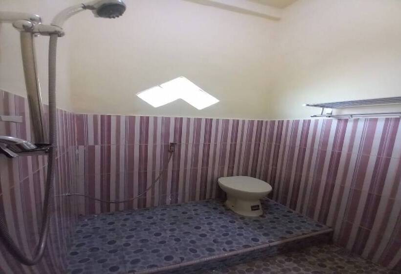 בית מלון כפרי Oyo 90731 Ekreasi Home