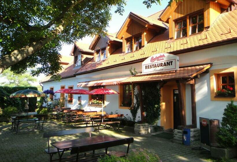 Отель Pension & Restaurant U Koňské Dráhy Holkov