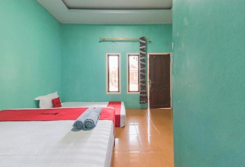 酒店 Reddoorz Near Pantai Ujung Genteng
