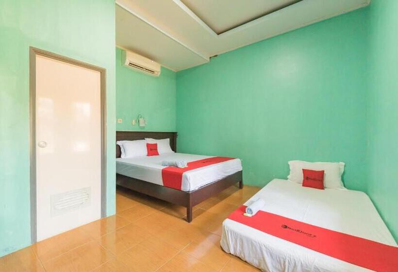 酒店 Reddoorz Near Pantai Ujung Genteng