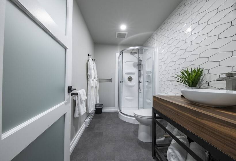 Отель Square Victoria Maison Hôtelière