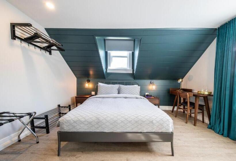 Отель Square Victoria Maison Hôtelière