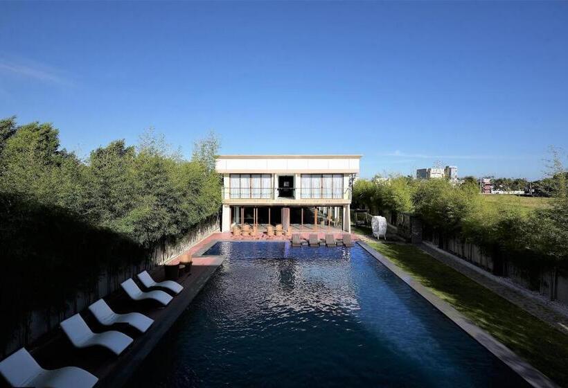 Отель The First Islatel