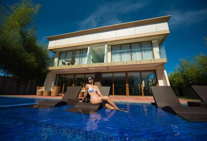 Отель The First Islatel