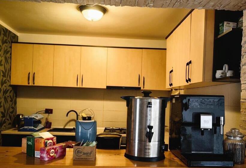 בית מלון כפרי Voinescu House   Natural Living & Eating