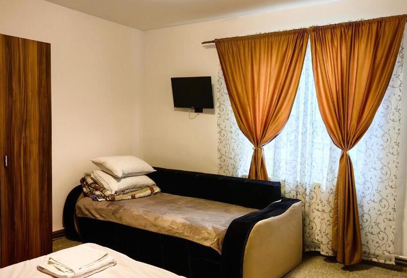 בית מלון כפרי Voinescu House   Natural Living & Eating