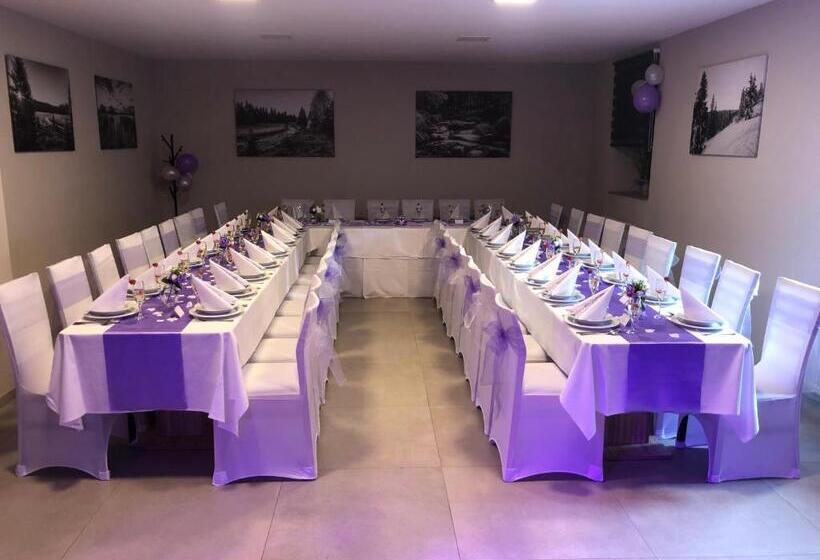 Laguna Hotel & Restaurant